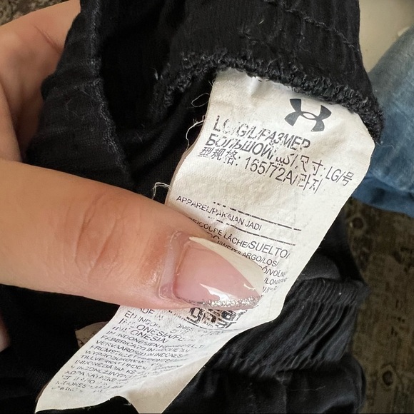 Under Armour Black Jogger - Picture 4 of 4